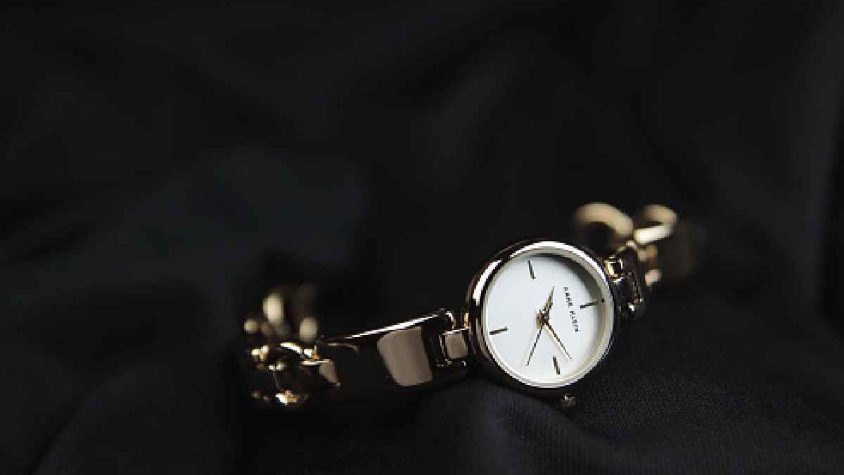 2: https://www.edora-bijouterie.fr/114-montres-femme 3