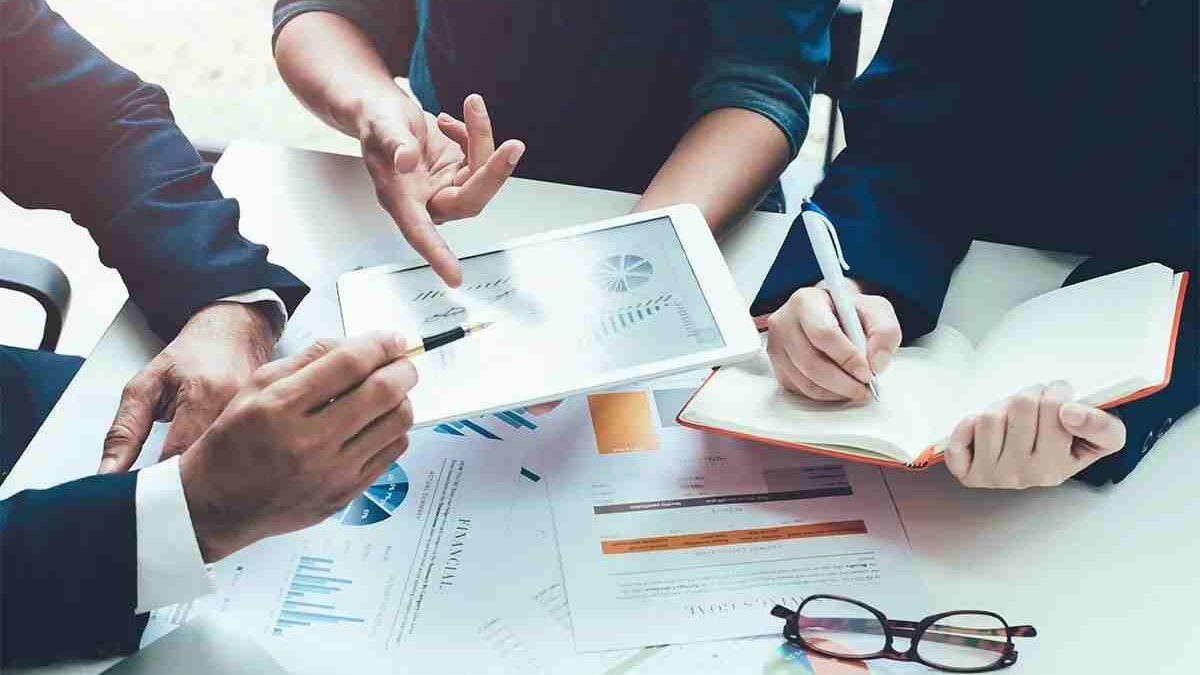 Choosing The Right Financial Advisor